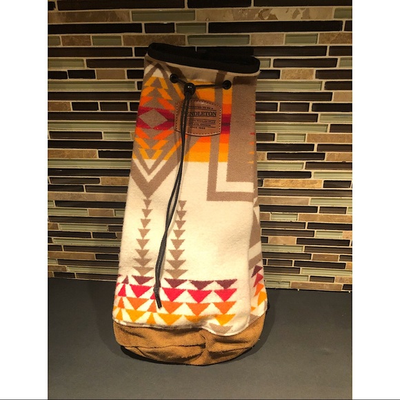 Pendleton Handbags - Pendleton Rare Western Sling Bag